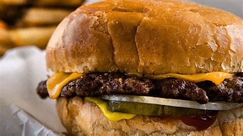 best hamburgers near united center in chicago